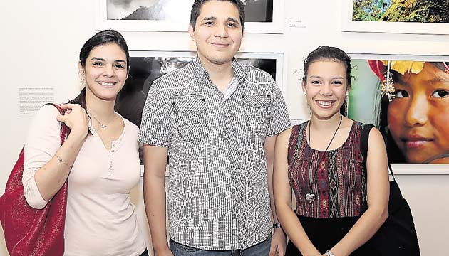 8. María Gabriela Amaya, Ramsés Ugarte y Arianne Medina.
