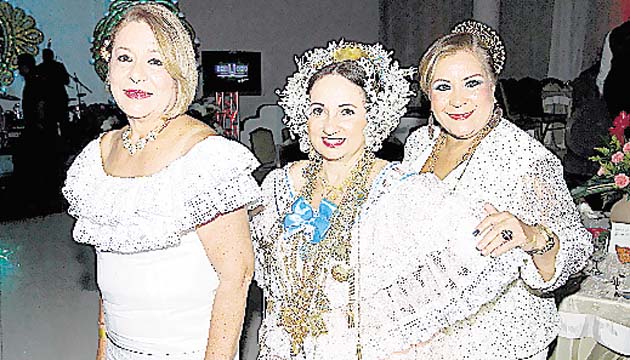 3. Maritza de Abrahams, Francia Elena Pérez y Nayda Maestre de Herrera.