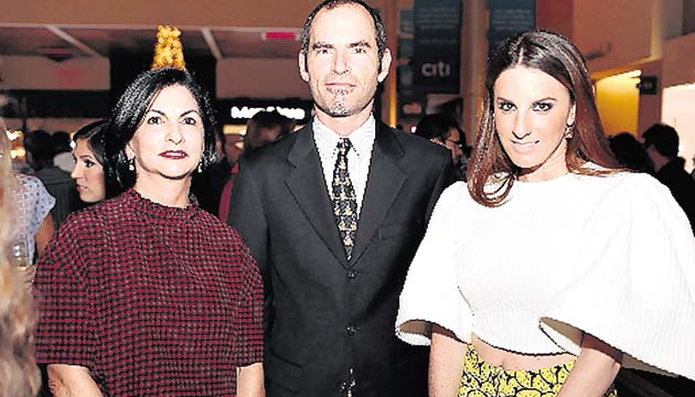 4. Esther Schwartz, Juan Pedro Stoler e Ilanit Schwartz.