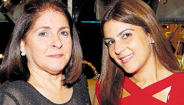 7. Nelly de Fernández y Karla Mola.