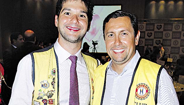 6. Konstantino Karnakis y Carlos Legnar.