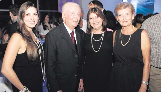 5. Verónica Arosemena, Gabriel Futo, Melitza Méndez y Andrea Futo.