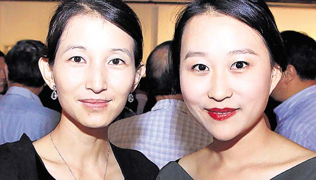 6. Ivenciao Hong y Li Ying.