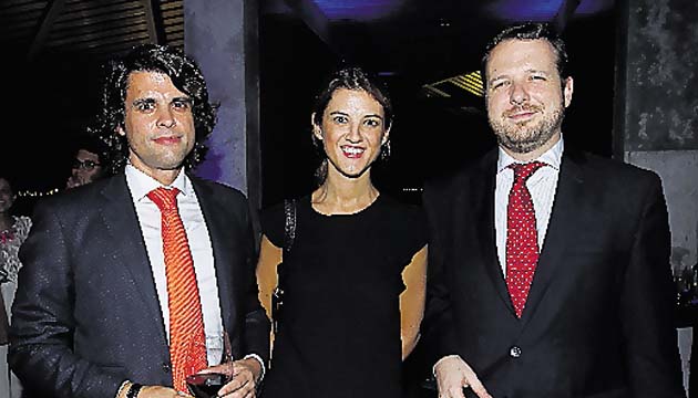 3. Nicolás San Román, Cristina Ruenes y Antonio García.