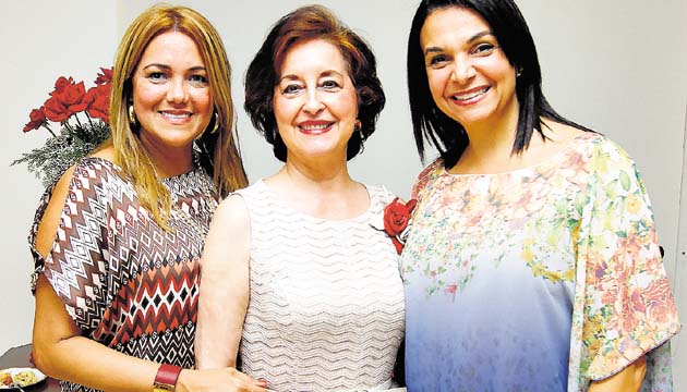 3. Xenia J. Castillo, Beatriz Valdés y Fifita Bichili.