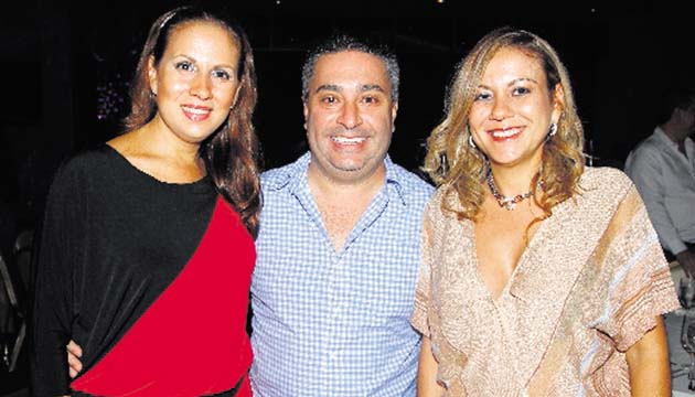 3. Betzy de Boyd, José Boyd y Sanya Zamora.