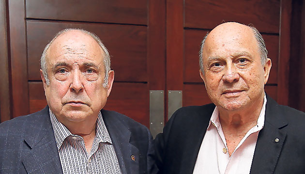 6. Patricia Petterson, Ricardo Gago y Marcela González.