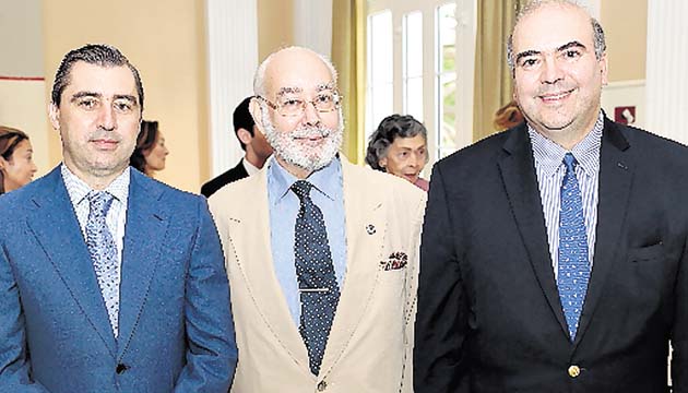 3. Manuel Olivares, Alberto Altamirano Lacayo y Alejandro Félix de Souza.