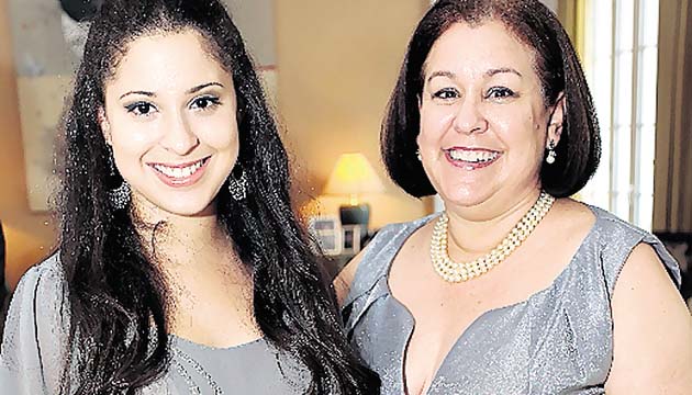 6. Fátima Arango y Beatriz de Arango.