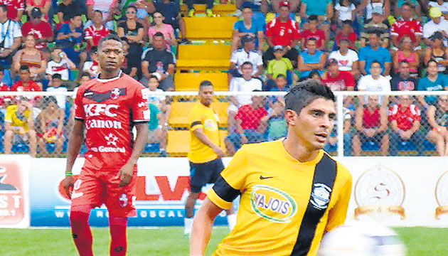 5. Solís pudo marcar un gol en su encuentro de despedida.(Thays Domínguez )