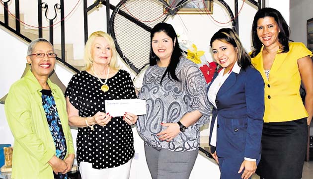 Banesco entregó donación a la Casita de Mausi()