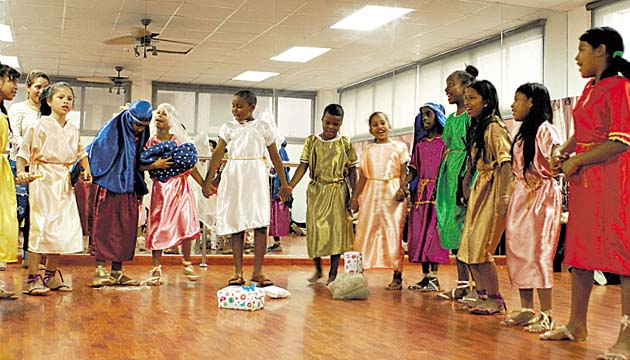 Club de Leones celebró la Navidad a niños de MNG
