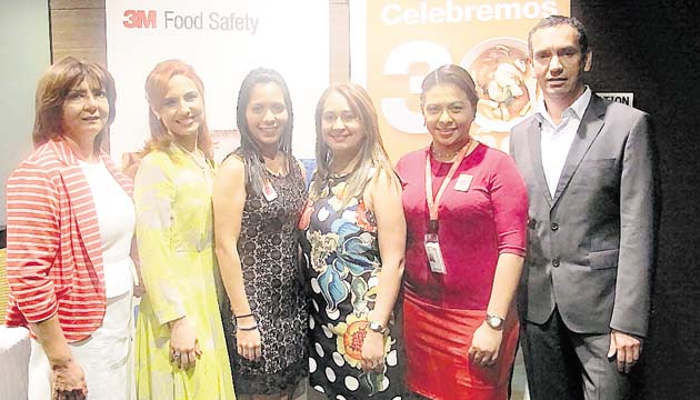 Placas 3M Petrifilm™ celebran 30 años