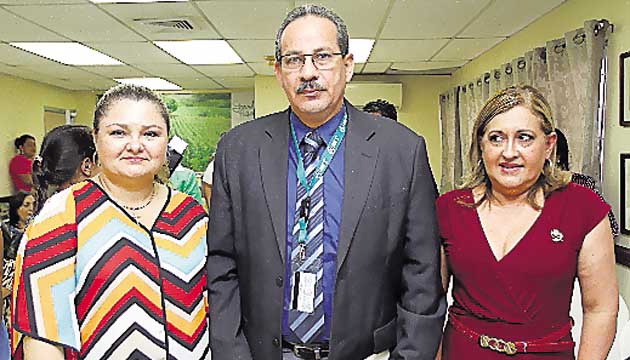 4. Blanca Gómez, Carlos Galvez y Eyra Mojica.