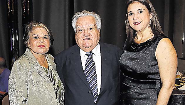 3. Graciela de De Bello, Eduardo De Bello y Rossini De Bello.