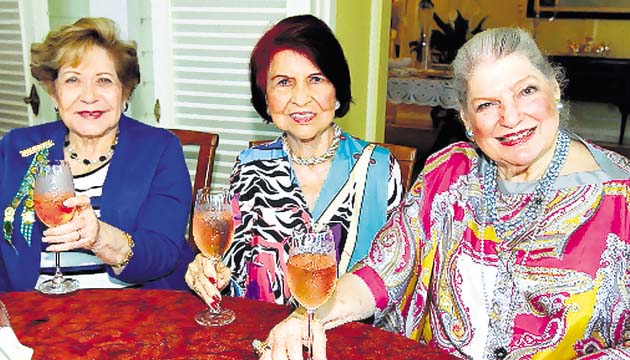 3. Martita Núñez de Morales, Olga de Benedetti y María Lucrecia de Andreve.