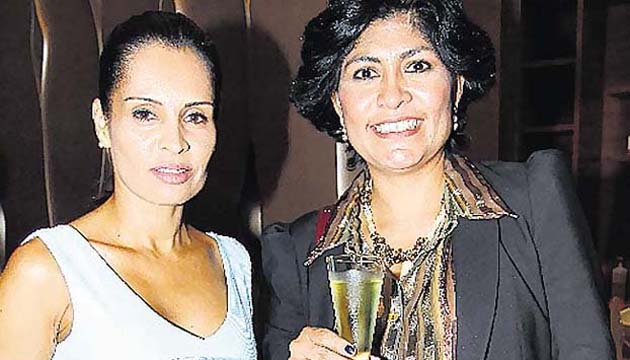 6. Mariliz Marchela y Jeanina Velastegui.
