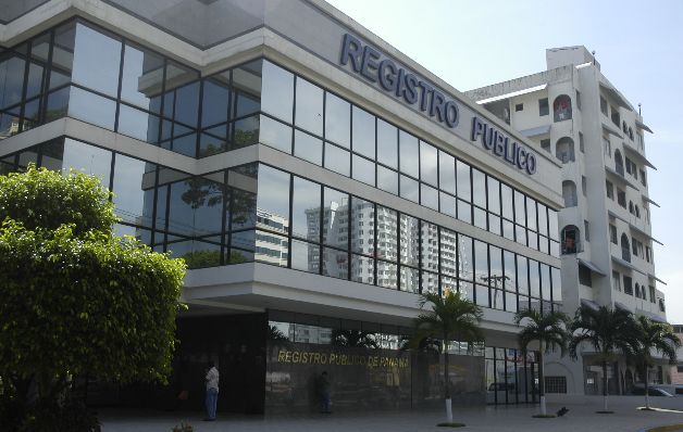 Trámite confuso. Los usuarios del Registro Público se quejan por la lentitud en los trámites que realiza la entidad. Fuentes consultadas señalan que un trámite tan expedito como el que hizo Humbert solo se logra a solicitud de funcionarios de muy alto nivel.