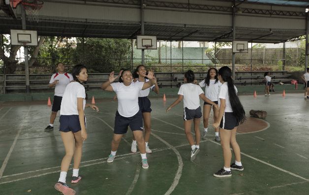 A los estudiantes les encanta la materia de Educación Física. / Anayansi Gamez Disminuye interés en la Educación Física