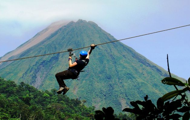 Las aguas termales son muy gustadas por los turistas. / Archivo Fortuna: paraíso turístico en la zona norte de Costa Rica