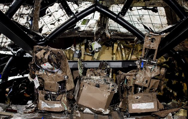 Partes del avión reconstruido. / EFE Partes del avión reconstruido. / EFE