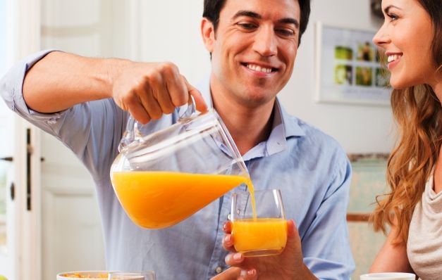 El agua es fundamental para el cuerpo humano. Es importante tomarse al menos dos litros al día para estar hidratado. ¿Tu hidratación es correcta o incorrecta?