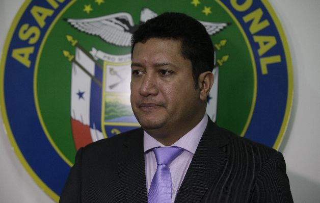 Doblegan a presidente de la Comisión de Credenciales, tras anunciar que ratificación sería sin ‘apuros’