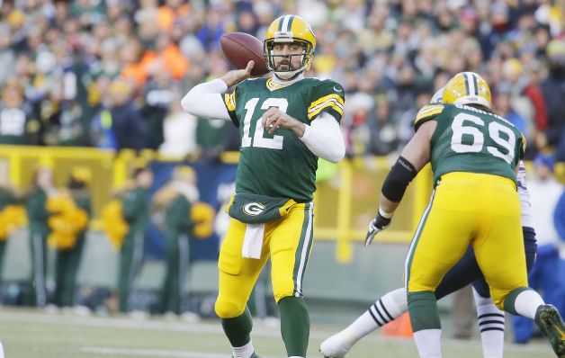 Aaron Rodgers espera tener una buena salida hoy. / Archivo Viking y Packers, por título divisional