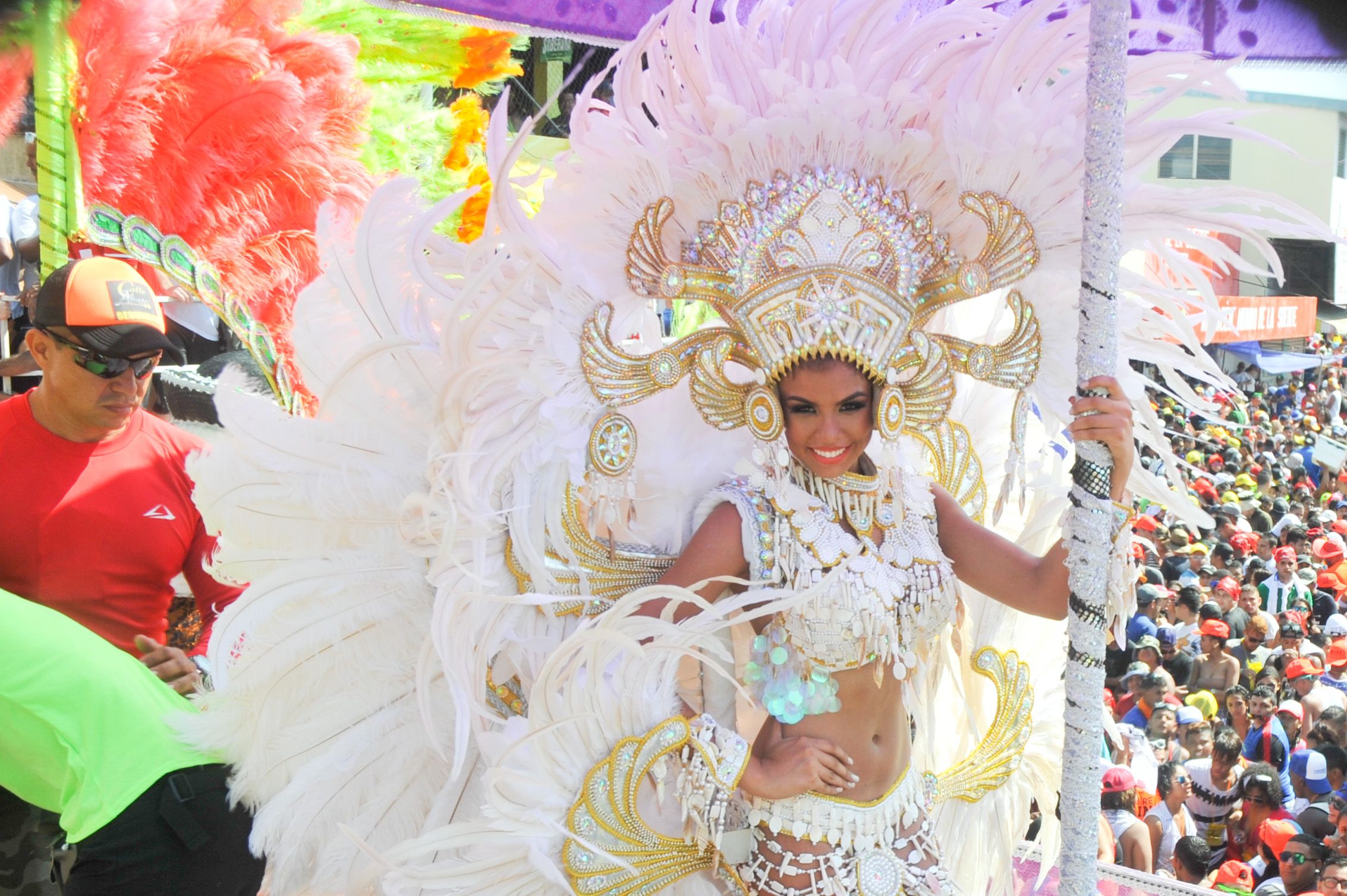 Massiel Alejandra Llamas lució radiante con su vestido de fantasía. Sublimes fantasías recorren Las Tablas
