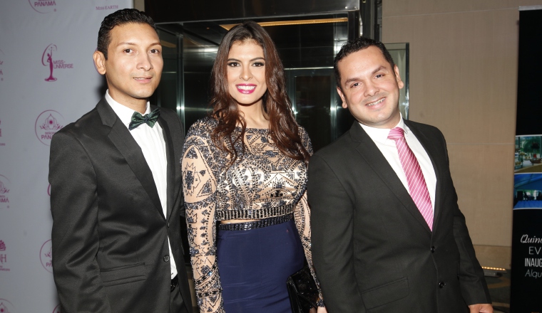 2.  Raúl Torres, Leonela Giallorenzo y Frank Whaztcherths.