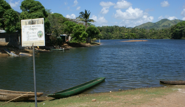Río Chagres, fuente de abastecimiento de los lagos del Canal. Río Chagres, fuente de abastecimiento de los lagos del Canal.
