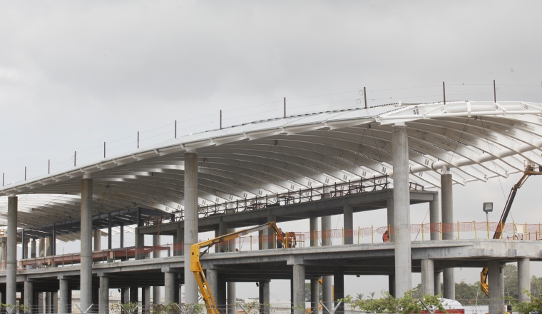Muelle Sur: Se detuvó la construcción y se adecuó a las necesidades de la empresa Copa, dominante en la terminal, ya que había sido concebida solo para vuelos intercontinentales, como en los aeropuertos de grandes ciudades.