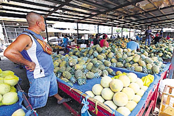 Precio de alimentos suben más de 70% en el mercado de abastos