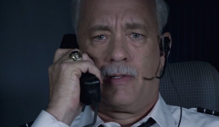 Tom Hanks recrea la hazaña de un piloto en un río helado, que el mundo conoció como el "milagro del Hudson". Sully es un hombre de honor, que se niega a definirse como un héroe. Tom Hanks recrea la hazaña de un piloto en un río helado, que el mundo conoció como el "milagro del Hudson". Sully es un hombre de honor, que se niega a definirse como un héroe.