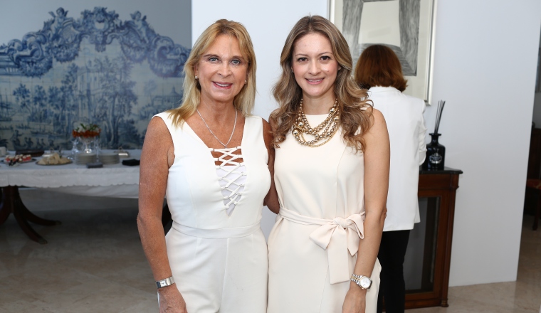 4. Emma Conroy de Prieto y Viviana Artzyeli.