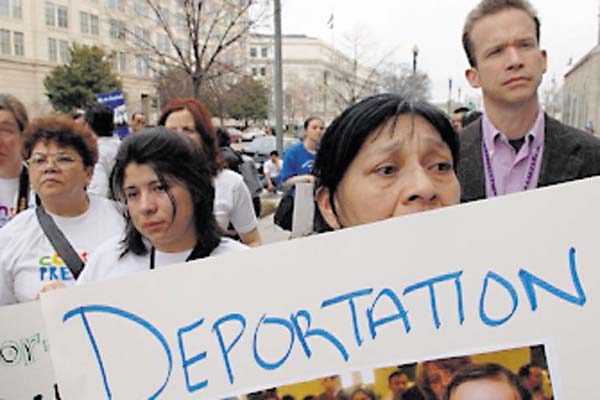 Inmigrantes libran batallas  contra deportaciones que van en aumento