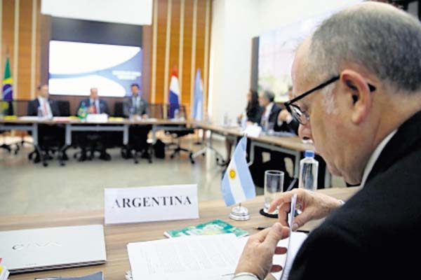 Venezuela queda fuera del Mercosur indefinidamente
