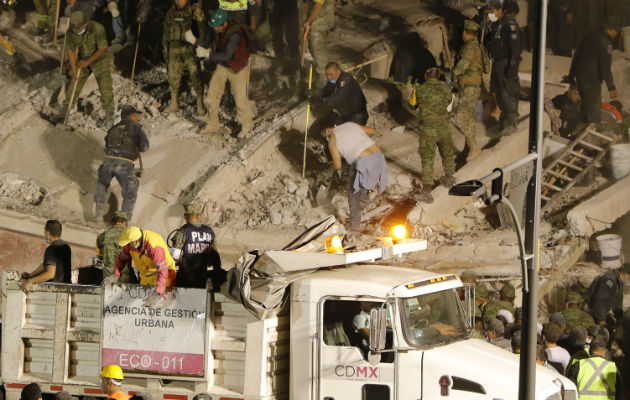 Equipo de rescate panameño viaja a México para apoyar rescate. Foto/EFE