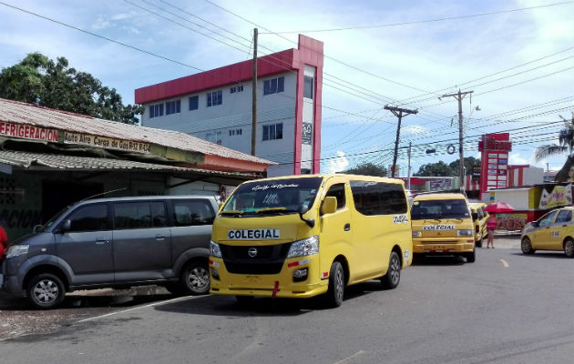 Conductores de colegiales cuestionan competencia desleal colegial, transporte, ilegal, irregular