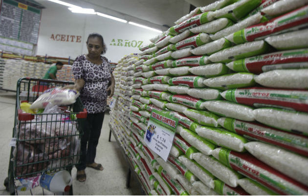 Los consumidores no ven el ahorro de $58 en su bolsillo. Foto/Archivo