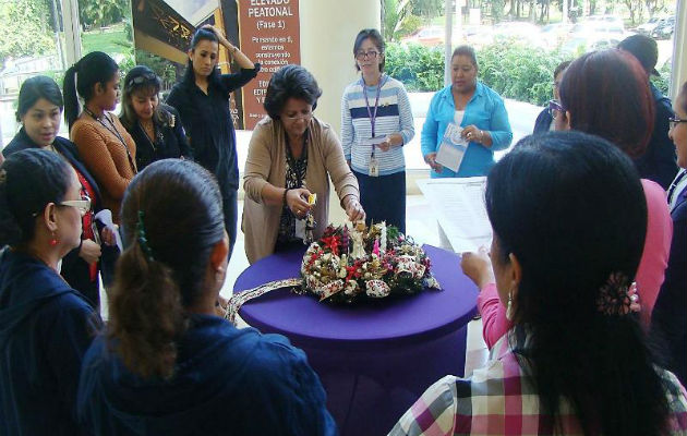 El Señor Jesús viene a nuestro encuentro. El Señor Jesús viene a nuestro encuentro.