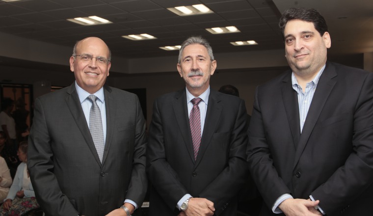 3. Mario López, Carlos Cano y Camilo Valdés.