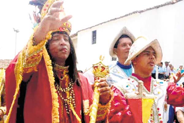 Tradición: Mantienen sus características, a través de la tradición oral y gracias a la Fundación "Simón ‘Mon’ Mendieta" para ayudar, apoyar, divulgar y preservar las danzas.
