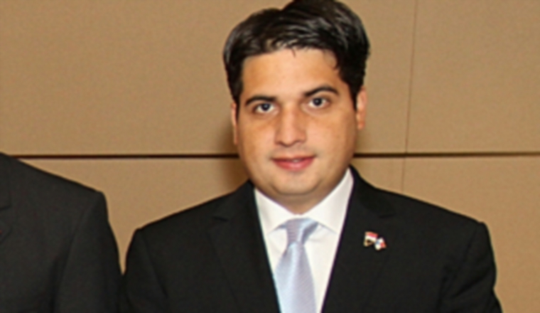 Raúl Sandoval, 6 mil dólares Raúl Sandoval, 6 mil dólares