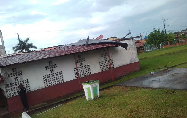 Afectaciones por los fuertes vientos en Puerto Pilón. Foto/Cortesía