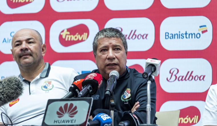 "El Bolillo" durante la presentación de la lista de los 23 jugadores que irán al Mundial de Rusia 2018. "El Bolillo" durante la presentación de la lista de los 23 jugadores que irán al Mundial de Rusia 2018. /Foto EFE