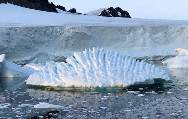 La temperatura de la Tierra en mayo sobrepasó el promedio del siglo pasado La temperatura global promedio del año hasta la fecha fue 1,39 grados Farenheit superior al promedio de 55,5 grados Farenheit (13 centígrados), lo que empató al 2010.