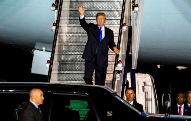 Trump y Kim llegan a Singapur dos días antes de su histórica cumbre Trump fue más escueto cuando llegó a Singapur a última hora de la tarde.