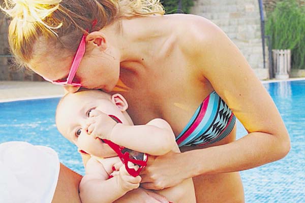 Estar pendiente: Si viaja con un bebé, compre previamente por internet un surtido de elementos que se pueden necesitar durante las vacaciones, como pañales.