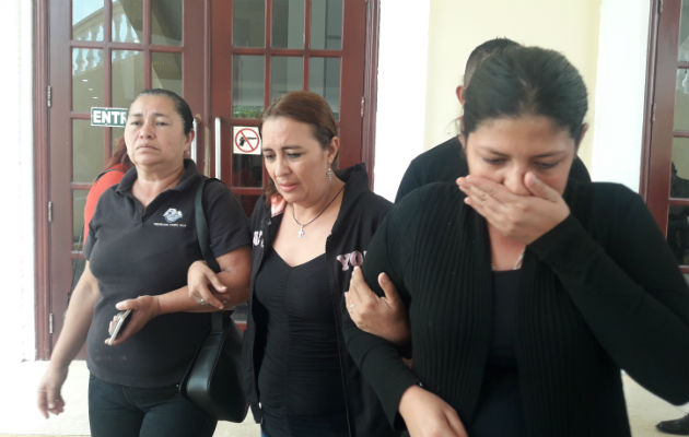 Familiares de Nurys salieron aflijidos y en llanto de la audiencia.